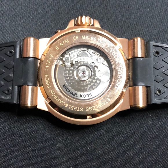 Michael Kors kinetic watch steel and Carbon fiber - Picture 2 of 4